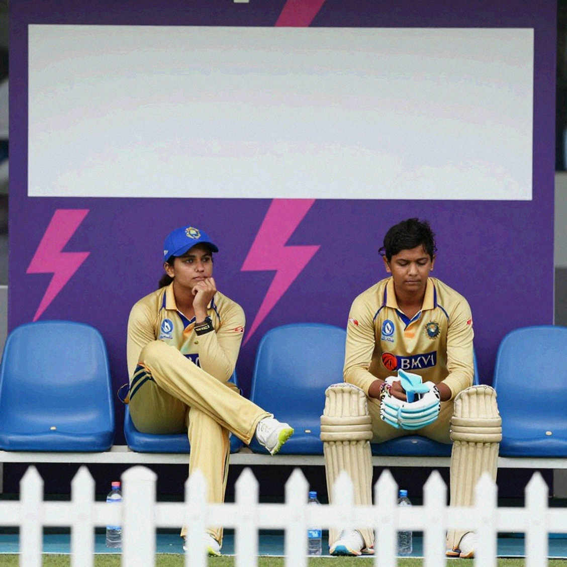 হ্যাটট্রিকের ভেতরের হিসাব: ১০৬ রানের লিড, একটি রিভিউ আর সকালের আর্দ্রতা হ্যাটট্রিকের ভেতরের হিসাব: ১০৬ রানের লিড, একটি রিভিউ আর সকালের আর্দ্রতা